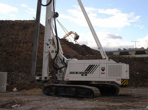 continuous flight auger (CFA) drilling rig