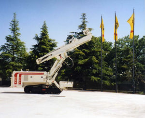 crawler drilling rig