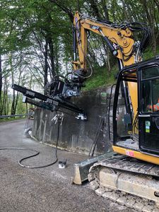 pneumatic drilling unit