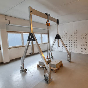 gantry crane on casters