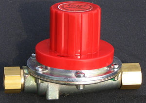 chemical product pressure regulator