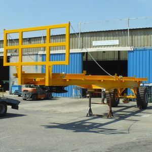 flatbed semi-trailer
