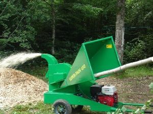 wheel-mounted chipper shredder 1