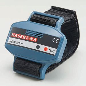 voltage detector 1