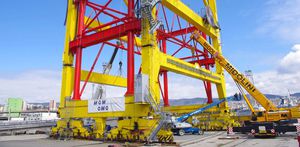 truck-mounted crane