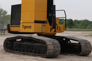 摇臂式日志装载机