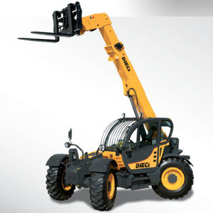 Telehandler.