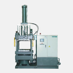 vertical injection molding machine