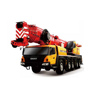 self-propelled crane