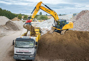 medium excavator