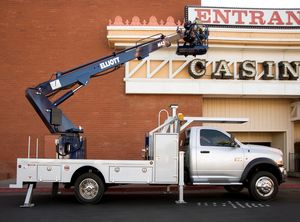 truck-mounted articulated boom lift