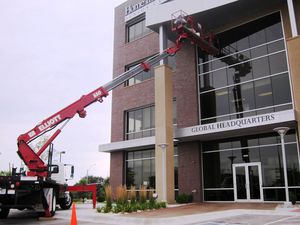 truck-mounted telescopic boom lift