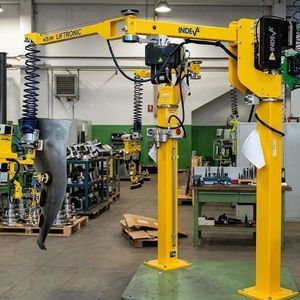 manipulator with electronic control 1