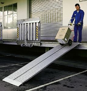 utility vehicle loading ramp