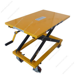 wheeled scissor lift 1