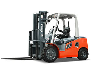 LPG forklift truck 1