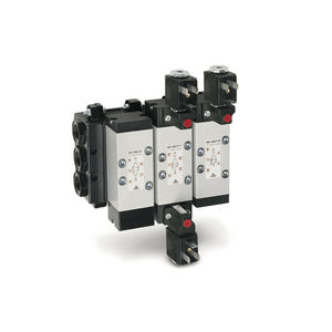 pneumatically-operated pneumatic directional control valve