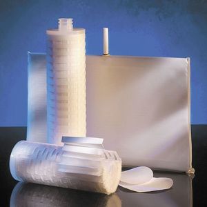 UHMW polyethylene filter medium