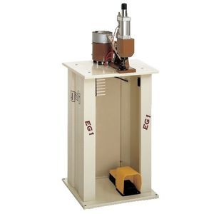 pneumatic stapling machine