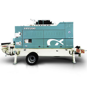 trailer-mounted concrete pump / for construction
