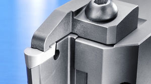 axial grooving tool