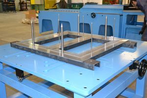 assembly bench with adjustable bars 1