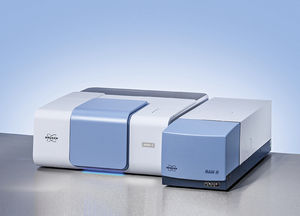 Raman spectrometer