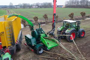 拖拉机式碎木机