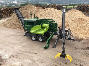 trailer-mount wood chipper