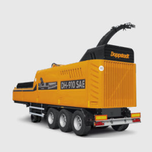 trailer-mount wood chipper