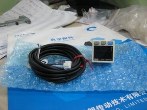 数字压力和真空开关