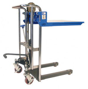manual stacker truck