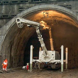 tunnel consolidation drilling rig