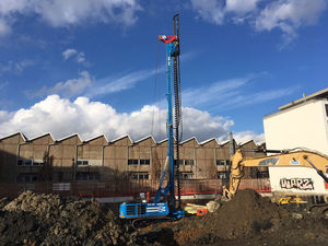 连续飞行螺旋钻(CFA)钻机