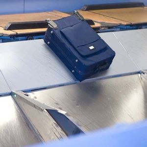sliding shoe sorter