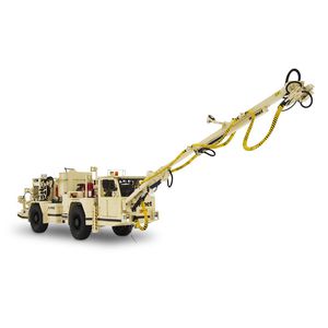 concrete spraying machine / articulated arm