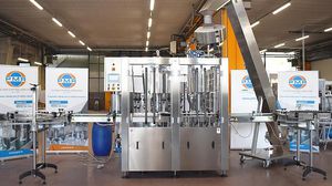 automatic filling and capping machine