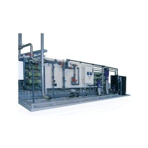 reverse osmosis desalinator