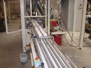 container filling system / automatic / with conveyor