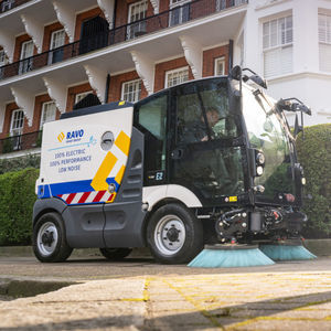 ride-on suction sweeper 1