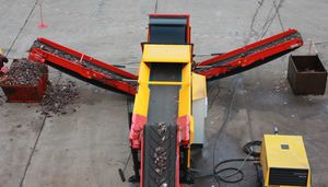 mobile sorting unit / automatic / for wood / for waste