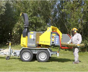 trailer-mount wood chipper