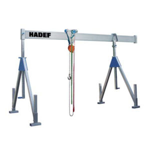 height-adjustable gantry crane