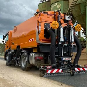 truck-mounted suction sweeper