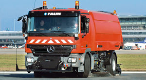 truck-mounted suction sweeper