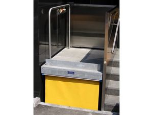 column type lift / for disabled persons / automatic
