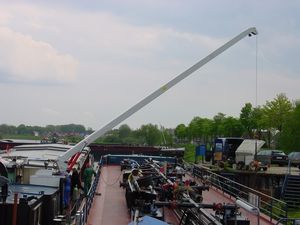 barge crane