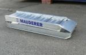 folding loading ramp