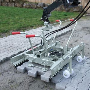 paver placement hydraulic clamp