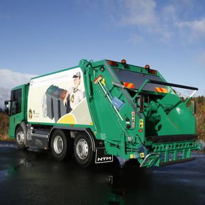 multi-chamber waste collection vehicle
